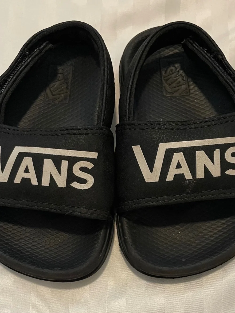 Black toddler sandals